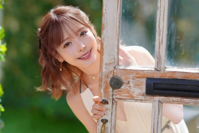 Kana Momonogi Pensiun dari Industri 'Perfilman' Jepang Setelah 10 Tahun Karier